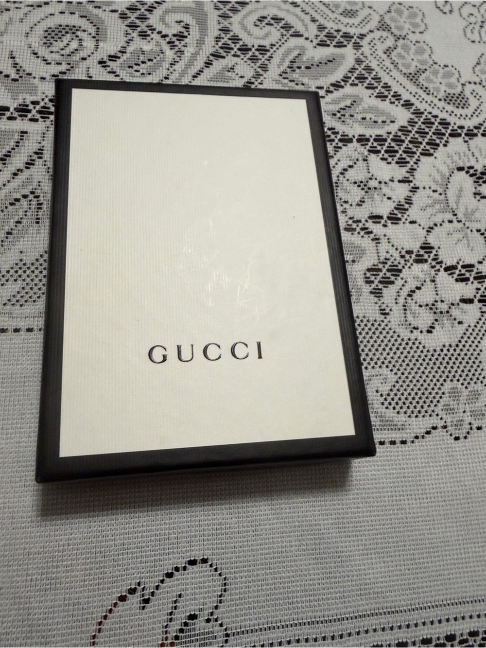 Vintage Gucci Gold Heart Pendant Keychain with Engraved Crest - Picture 6 of 7
